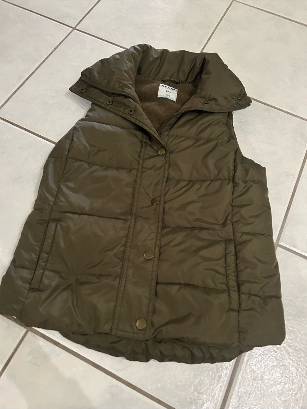 Old Navy Olive Green Quilted Puffer Vest - Picture 3 of 8